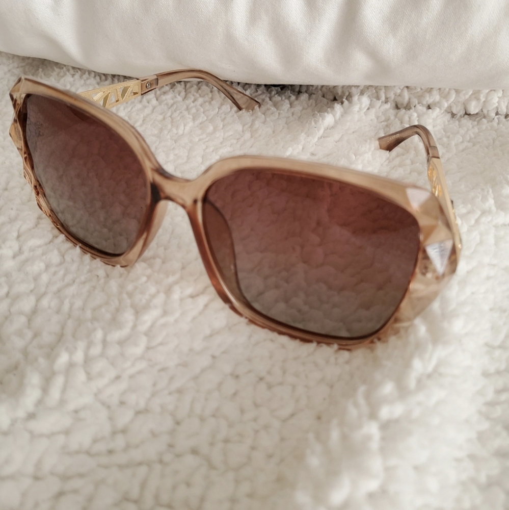 Leckirut women's oversized sunglasses